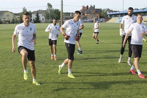 Олимпик начал подготовку к матчу с Карпатами