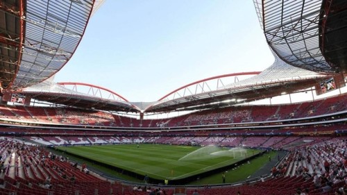 «Поки без уболівальників на стадіоні». УЄФА просить не відкривати арени
