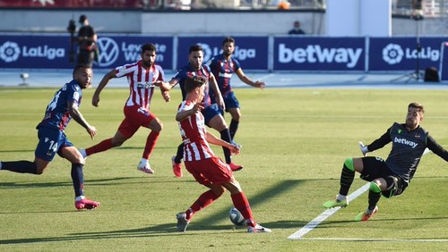 Атлетико за счет автогола переиграл Леванте и вошел в топ-3 Ла Лиги