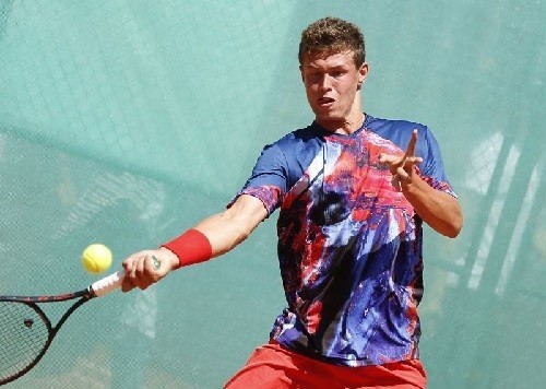 Ваншельбойм выиграл первый матч на турнире в Сербии