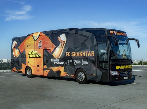 ФОТО. Шахтер представил новый клубный автобус