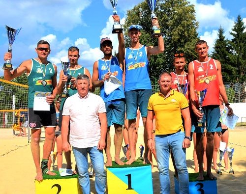 Кубок Украины по пляжному волейболу отправился в Запорожье и Киев