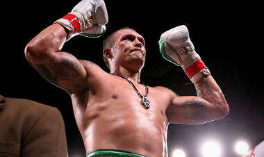 ФОТО. Відчуваю твій запах. Усик залишив послання Джошуа