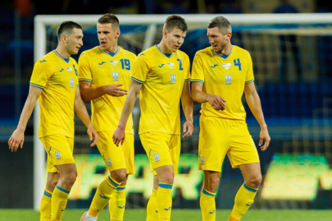 ФОТО. УАФ показала автобус сборной Украины на Евро