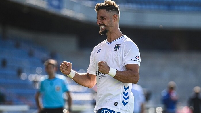 ФОТО. Фран Соль принимает солнечные ванны со своим сыном