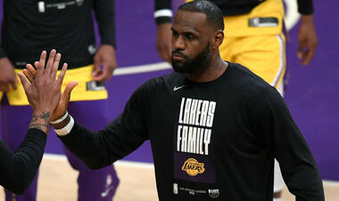 ФОТО. Снова 6-й. Леброн Джеймс принял решение сменить номер