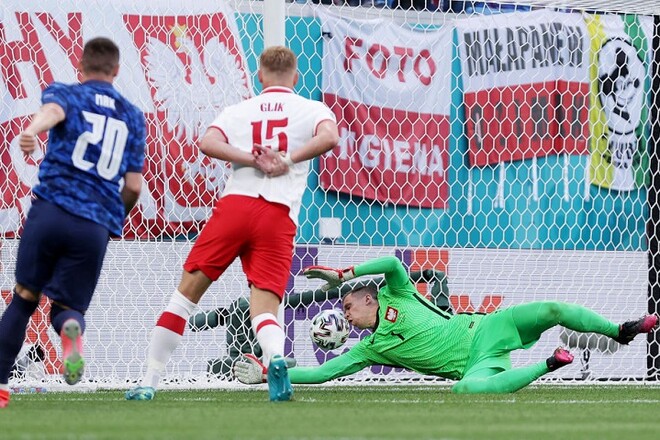ВИДЕО. Словакия открыла счет в матче с Польшей