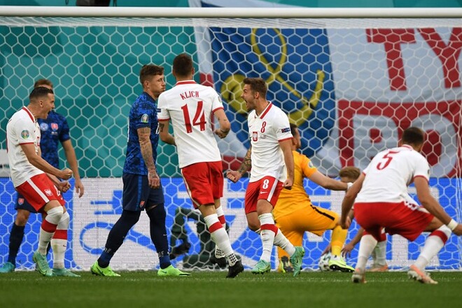 ВИДЕО. Польша сравняла счет в матче со Словакией