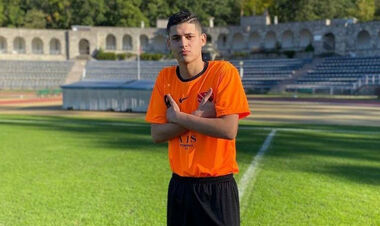 Колос просмотрит 18-летнего бразильца