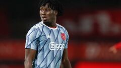 Траоре прибыл в Киев для подписания контракта с Шахтером