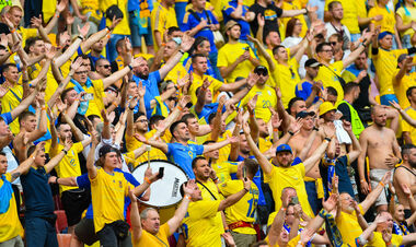 ВИДЕО [18+]. Как фанаты Украины исполнили хит о лидере страны-оккупанта