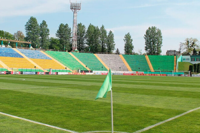 Стадіон Україна позбавили права приймати матчі УПЛ. Де грати Руху і Львову?