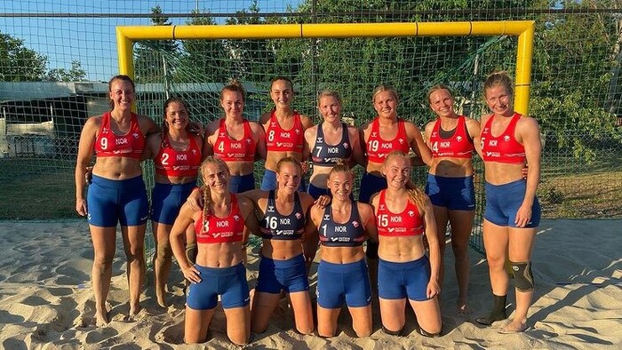 Норвезьких гандболісток оштрафували за вихід на гру в шортах, а не бікіні