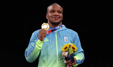 Медальна феєрія на Олімпіаді, зміни в Руху, нічия Динамо в Стамбулі