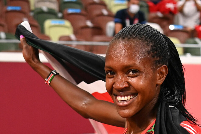 Кенийка Кипьегон побила 33-летний олимпийский рекорд в беге на 1500 метров