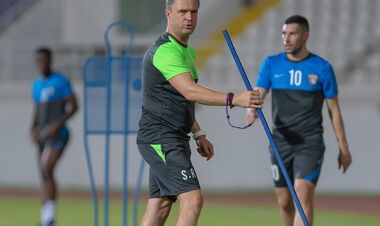 Аль-Айн не хоче відпускати Реброва. У контракті тренера немає відступних