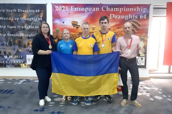Зеленський привітав збірну України з шашок-64 з перемогою на ЧС-2021