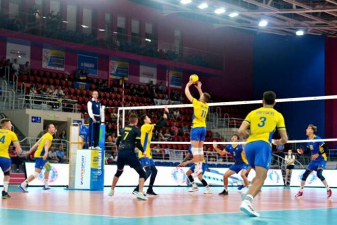Волейболисты Сербии и Украины лидируют в Кубке Хортицы