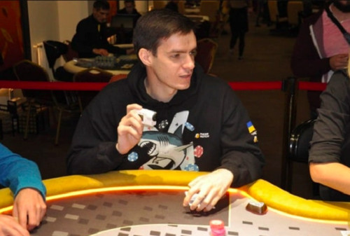 Украинец примет участие в битве стримеров крупного покер-рума