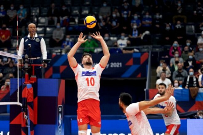 На мужском Евро по волейболу Турция обыграла Россию