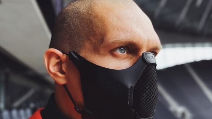 ФОТО. Джокер чи Бейн? Усик постав в образі поганого хлопця з коміксів