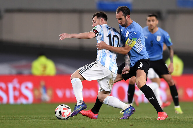 Месси помог Аргентине разгромить Уругвай