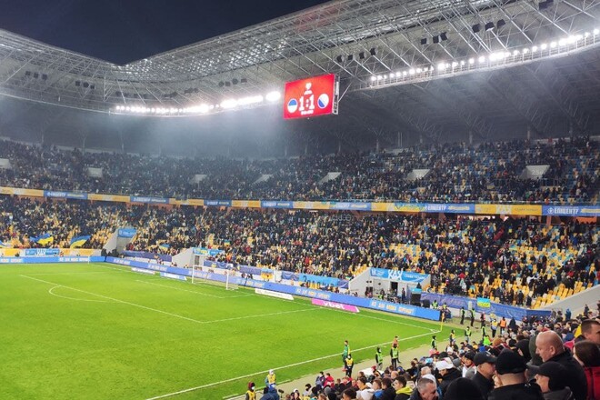 ВИДЕО. Как зрители исполняли гимн Украины на матче во Львове с Боснией