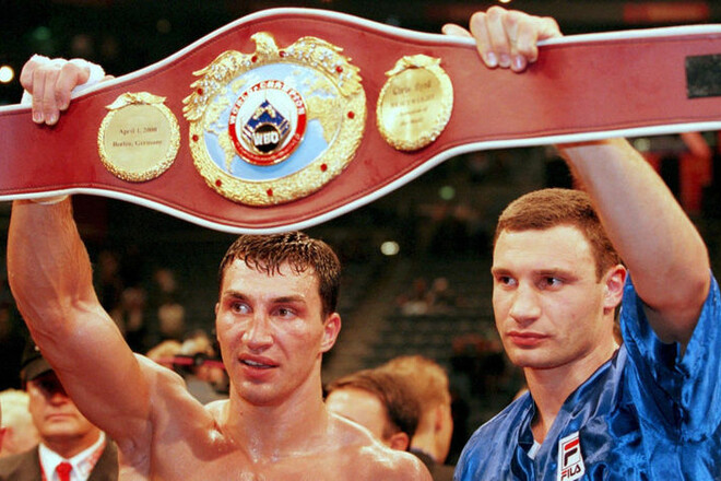 ФОТО. 21 рік тому Володимир Кличко завоював свій перший пояс чемпіона світу