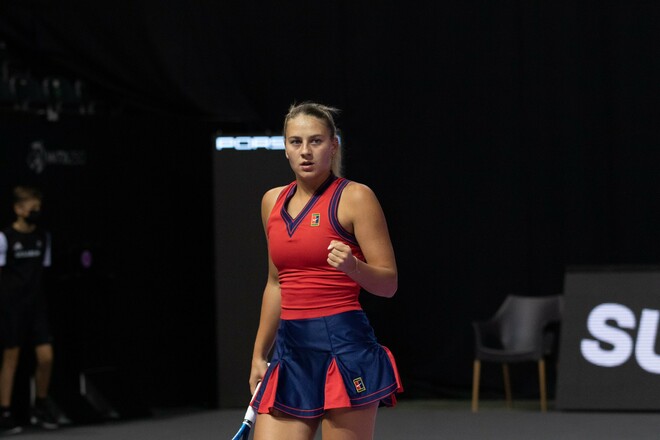 Костюк разгромила чемпионку US Open на пути в полуфинал турнира в Румынии