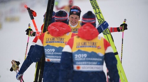 Лыжные гонки. Норвегия выиграла эпичную эстафету на чемпионате мира