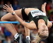 ФОТО. Юлія Левченко тренується на березі моря