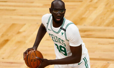 ВІДЕО. Найвищий гравець НБА поставив чотири блок-шоти за хвилину