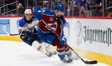 НХЛ. Бостон обіграв Вашингтон в овертаймі, перемоги Колорадо і Кароліни