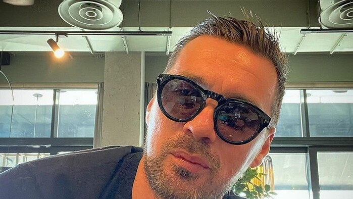 ФОТО. Милевский попытался сыграть в хоккей футбольным мячом