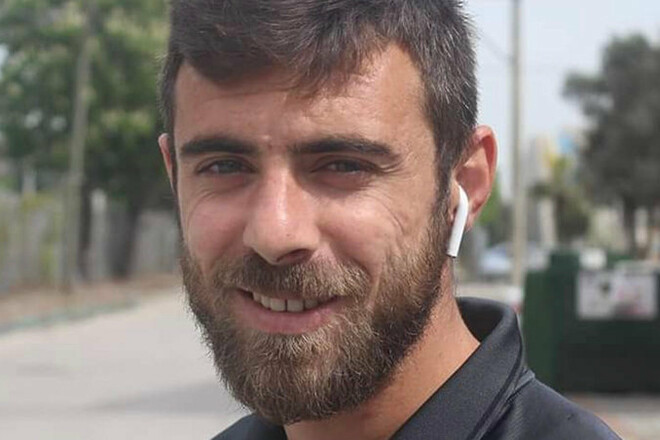 ВІДЕО. Турецький футболіст випав з автобуса під час святкування
