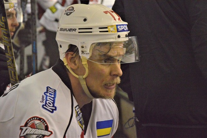 Хоккеист Буценко лишился зарплаты из-за неприезда в сборную Украины