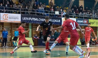 Ураган вийшов із групи, Костюк розгромила чемпіонку, Джошуа обіцяє війну