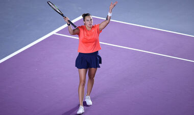 Итоговый турнир WTA. Соболенко с камбэком обыграла Свёнтек