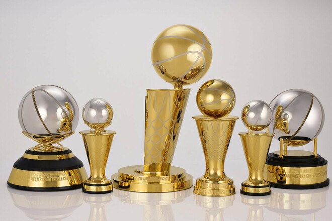 НБА представила новые награды в плей-офф имени Берда и Мэджика