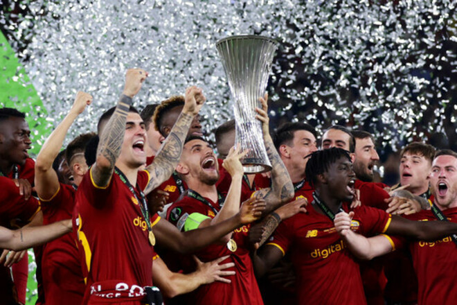 Рома — первый итальянский клуб с 2010 года, выигравший еврокубок