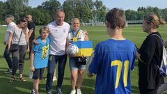 ФОТО. У сборной Украины день восстановления и встреча с детьми