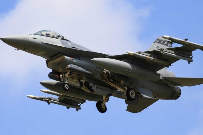 В Конгресс США внесли законопроект о подготовке украинских пилотов на F-16