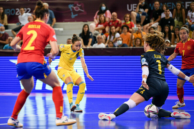 Україна розгромно програла Іспанії в півфіналі жіночого футзального Євро