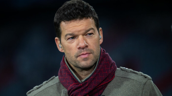 Баллак зустрічається з колишньою дівчиною свого загиблого сина