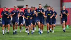 Довбик и Громов в составе. Днепр-1 начал тренировки в Словении