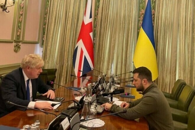 Борис Джонсон ушел в отставку. Но обещает поддержку Украине