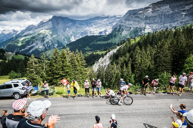Шоу Ван Арта, лидерство Погачара. Итоги первой недели Тур де Франс-2022