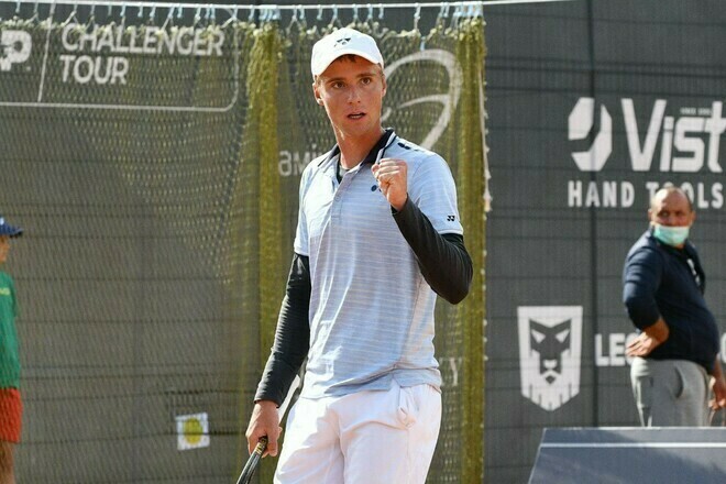 Крутих виграв перший матч у статусі лідера українського чоловічого тенісу