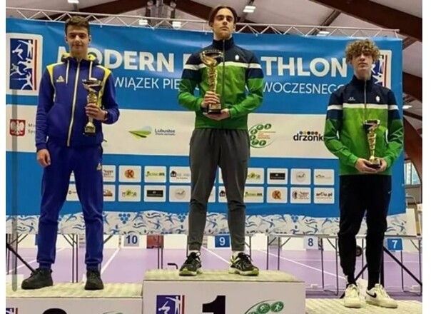 Украинец Попов взял серебро на юношеском ЧЕ по современному пятиборью