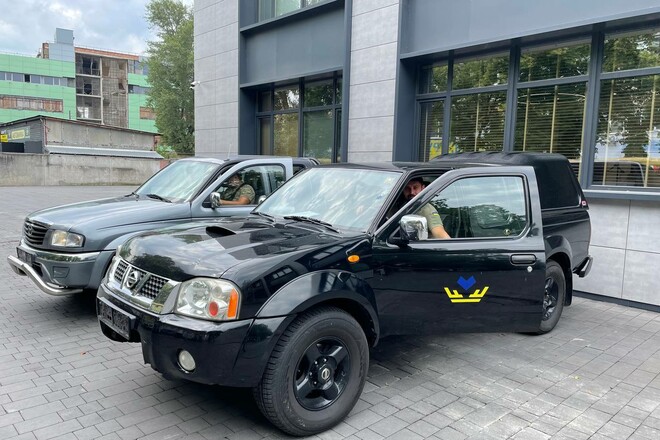 Українські захисники отримали ще два авто за підтримки Favbet Foundation